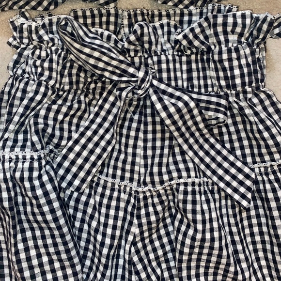 Gingham Ruffle Set - Picture 4 of 4